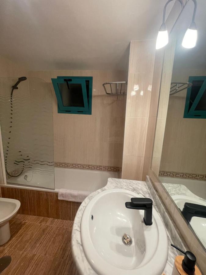 Traveler'S Beach Apartment With Sea View, Free Coffee & Parking Benidorm Exterior foto
